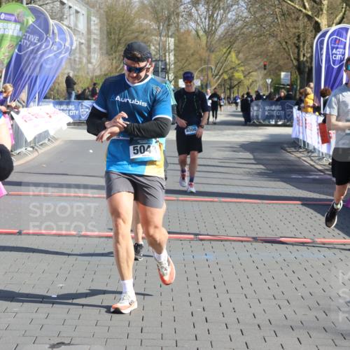 12.04.2026 - 45. Internationalen Wilhelmsburger Insellauf Strokosch-Dieckow http://msf.ph/oto/9452413 12.04.2026 10:35:26 Ziel 5036, 5048, 2423, 2814, 4000, 5551 meine-sportfotos.de