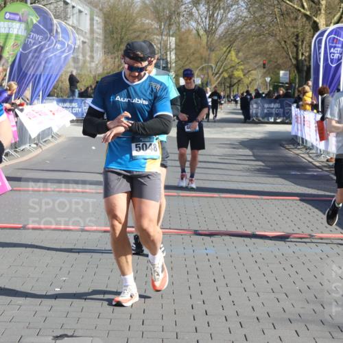 12.04.2026 - 45. Internationalen Wilhelmsburger Insellauf Strokosch-Dieckow http://msf.ph/oto/9452414 12.04.2026 10:35:26 Ziel 5036, 5048, 2423, 2814, 4000, 5551 meine-sportfotos.de