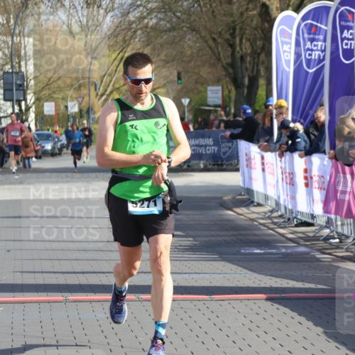 12.04.2026 - 45. Internationalen Wilhelmsburger Insellauf Strokosch-Dieckow http://msf.ph/oto/9452432 12.04.2026 10:23:06 Ziel 5271 meine-sportfotos.de