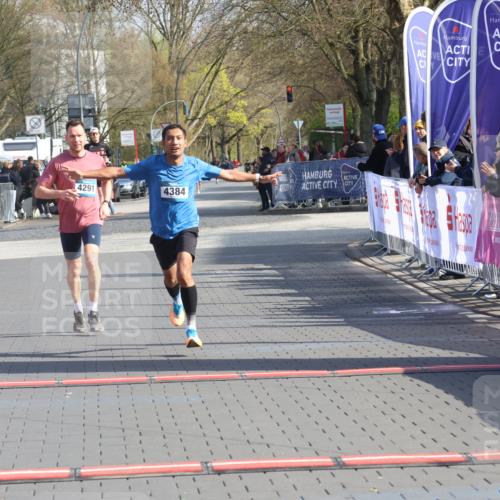 12.04.2026 - 45. Internationalen Wilhelmsburger Insellauf Strokosch-Dieckow http://msf.ph/oto/9452438 12.04.2026 10:23:14 Ziel 4384, 4291 meine-sportfotos.de