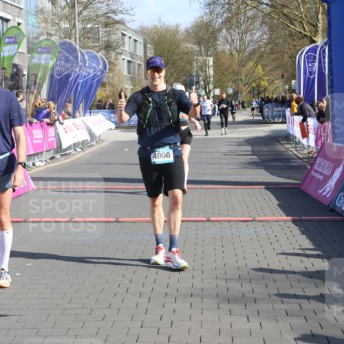 12.04.2026 - 45. Internationalen Wilhelmsburger Insellauf Strokosch-Dieckow http://msf.ph/oto/9452440 12.04.2026 10:35:32 Ziel 4000, 5551, 4109, 2497 meine-sportfotos.de
