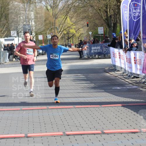 12.04.2026 - 45. Internationalen Wilhelmsburger Insellauf Strokosch-Dieckow http://msf.ph/oto/9452443 12.04.2026 10:23:15 Ziel 4384, 4291 meine-sportfotos.de