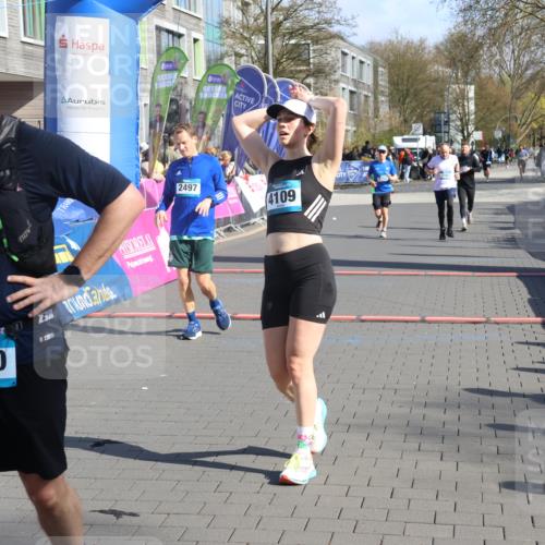 12.04.2026 - 45. Internationalen Wilhelmsburger Insellauf Strokosch-Dieckow http://msf.ph/oto/9452448 12.04.2026 10:35:37 Ziel 4109, 2497, 2583, 3759 meine-sportfotos.de