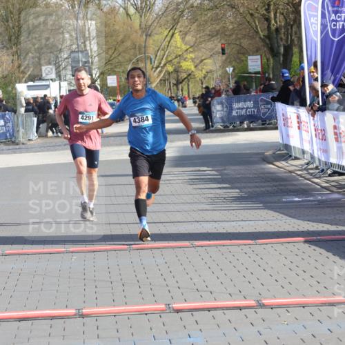 12.04.2026 - 45. Internationalen Wilhelmsburger Insellauf Strokosch-Dieckow http://msf.ph/oto/9452451 12.04.2026 10:23:15 Ziel 4384, 4291 meine-sportfotos.de