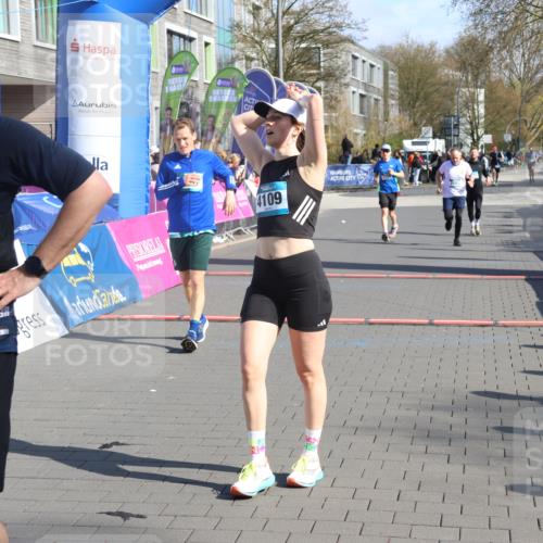 12.04.2026 - 45. Internationalen Wilhelmsburger Insellauf Strokosch-Dieckow http://msf.ph/oto/9452454 12.04.2026 10:35:37 Ziel 4109, 2497, 2583, 3759 meine-sportfotos.de