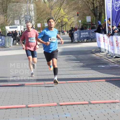 12.04.2026 - 45. Internationalen Wilhelmsburger Insellauf Strokosch-Dieckow http://msf.ph/oto/9452461 12.04.2026 10:23:15 Ziel 4384, 4291 meine-sportfotos.de