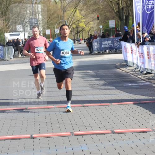 12.04.2026 - 45. Internationalen Wilhelmsburger Insellauf Strokosch-Dieckow http://msf.ph/oto/9452465 12.04.2026 10:23:15 Ziel 4384, 4291 meine-sportfotos.de