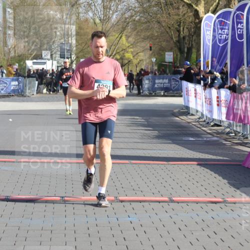 12.04.2026 - 45. Internationalen Wilhelmsburger Insellauf Strokosch-Dieckow http://msf.ph/oto/9452474 12.04.2026 10:23:18 Ziel 4384, 4291 meine-sportfotos.de