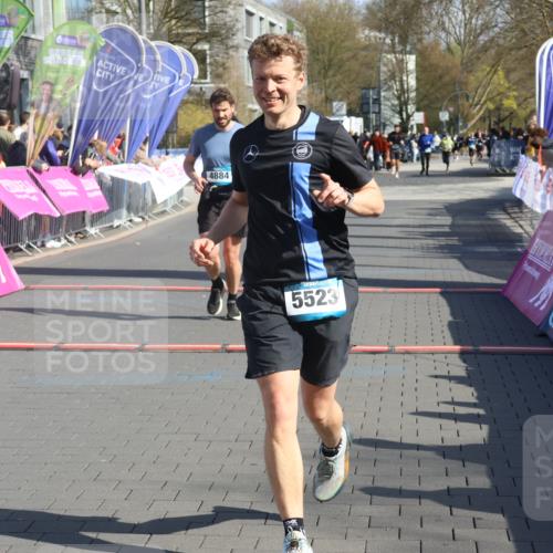 12.04.2026 - 45. Internationalen Wilhelmsburger Insellauf Strokosch-Dieckow http://msf.ph/oto/9452501 12.04.2026 10:35:51 Ziel 5523, 4884 meine-sportfotos.de