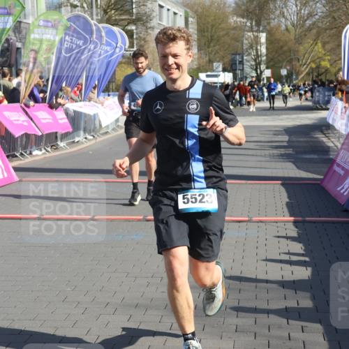 12.04.2026 - 45. Internationalen Wilhelmsburger Insellauf Strokosch-Dieckow http://msf.ph/oto/9452503 12.04.2026 10:35:51 Ziel 5523, 4884 meine-sportfotos.de