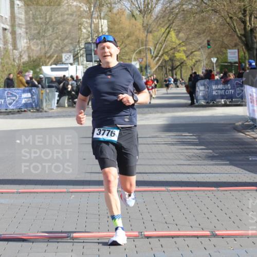 12.04.2026 - 45. Internationalen Wilhelmsburger Insellauf Strokosch-Dieckow http://msf.ph/oto/9452538 12.04.2026 10:23:41 Ziel 3776 meine-sportfotos.de