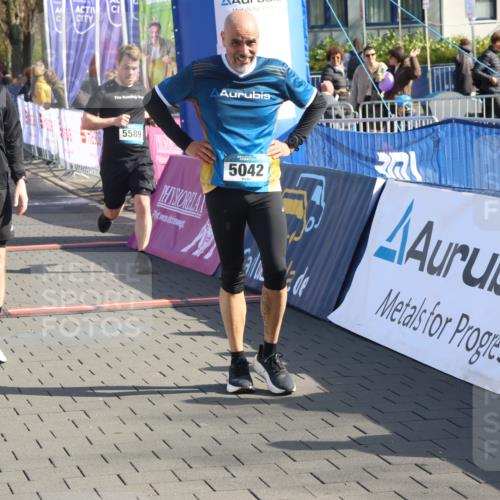 12.04.2026 - 45. Internationalen Wilhelmsburger Insellauf Strokosch-Dieckow http://msf.ph/oto/9452545 12.04.2026 10:36:13 Ziel 5042, 4050, 5589, 3084, 3516 meine-sportfotos.de