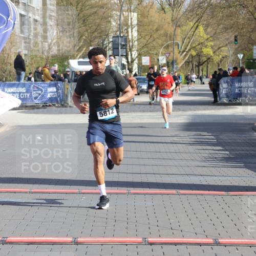 12.04.2026 - 45. Internationalen Wilhelmsburger Insellauf Strokosch-Dieckow http://msf.ph/oto/9452548 12.04.2026 10:23:49 Ziel 5812 meine-sportfotos.de
