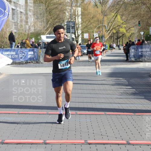 12.04.2026 - 45. Internationalen Wilhelmsburger Insellauf Strokosch-Dieckow http://msf.ph/oto/9452552 12.04.2026 10:23:49 Ziel 5812 meine-sportfotos.de