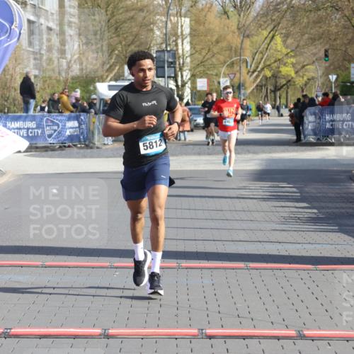 12.04.2026 - 45. Internationalen Wilhelmsburger Insellauf Strokosch-Dieckow http://msf.ph/oto/9452555 12.04.2026 10:23:50 Ziel 5812 meine-sportfotos.de