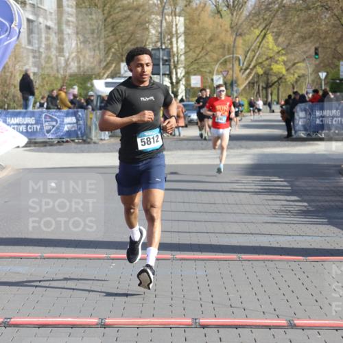 12.04.2026 - 45. Internationalen Wilhelmsburger Insellauf Strokosch-Dieckow http://msf.ph/oto/9452558 12.04.2026 10:23:50 Ziel 5812 meine-sportfotos.de