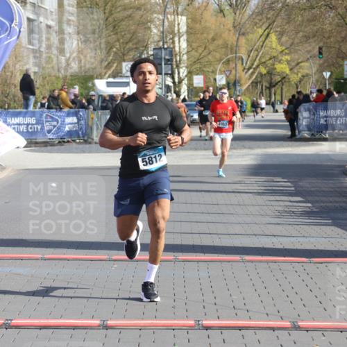 12.04.2026 - 45. Internationalen Wilhelmsburger Insellauf Strokosch-Dieckow http://msf.ph/oto/9452564 12.04.2026 10:23:50 Ziel 5812 meine-sportfotos.de