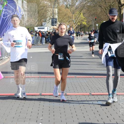 12.04.2026 - 45. Internationalen Wilhelmsburger Insellauf Strokosch-Dieckow http://msf.ph/oto/9452587 12.04.2026 10:36:17 Ziel 5589, 3084, 3516 meine-sportfotos.de