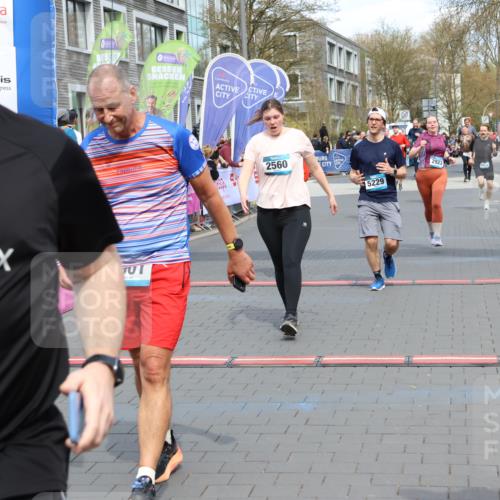 12.04.2026 - 45. Internationalen Wilhelmsburger Insellauf Strokosch-Dieckow http://msf.ph/oto/9452589 12.04.2026 13:09:21 Ziel 4901, 5746, 2560, 5229, 2077, 2923, 4652 meine-sportfotos.de