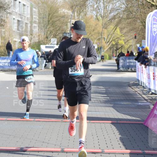 12.04.2026 - 45. Internationalen Wilhelmsburger Insellauf Strokosch-Dieckow http://msf.ph/oto/9452618 12.04.2026 10:24:05 Ziel 4566, 3561, 4492, 5684 meine-sportfotos.de