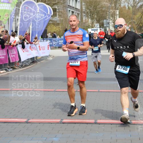 12.04.2026 - 45. Internationalen Wilhelmsburger Insellauf Strokosch-Dieckow http://msf.ph/oto/9452623 12.04.2026 13:09:18 Ziel 4039, 4901, 5746, 2560, 5229, 2077, 2923 meine-sportfotos.de