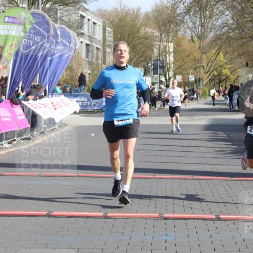 12.04.2026 - 45. Internationalen Wilhelmsburger Insellauf Strokosch-Dieckow http://msf.ph/oto/9452634 12.04.2026 10:24:18 Ziel 3476, 2702, 3351 meine-sportfotos.de