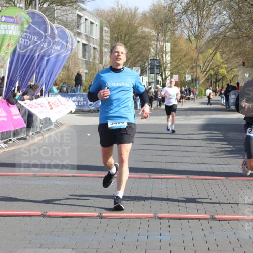12.04.2026 - 45. Internationalen Wilhelmsburger Insellauf Strokosch-Dieckow http://msf.ph/oto/9452637 12.04.2026 10:24:18 Ziel 3476, 2702, 3351 meine-sportfotos.de