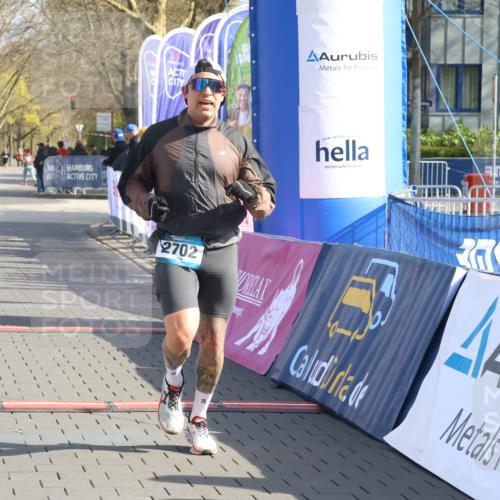 12.04.2026 - 45. Internationalen Wilhelmsburger Insellauf Strokosch-Dieckow http://msf.ph/oto/9452646 12.04.2026 10:24:18 Ziel 3476, 2702, 3351 meine-sportfotos.de