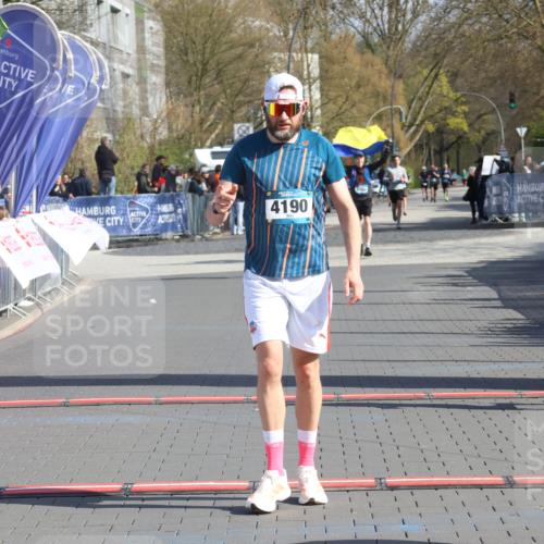 12.04.2026 - 45. Internationalen Wilhelmsburger Insellauf Strokosch-Dieckow http://msf.ph/oto/9452647 12.04.2026 10:36:35 Ziel 4190, 4439 meine-sportfotos.de