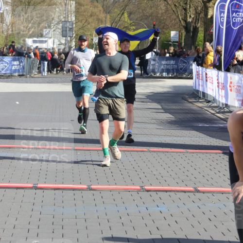12.04.2026 - 45. Internationalen Wilhelmsburger Insellauf Strokosch-Dieckow http://msf.ph/oto/9452654 12.04.2026 10:36:42 Ziel 4172, 4030, 5291 meine-sportfotos.de