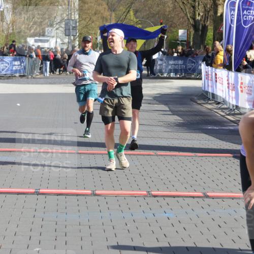 12.04.2026 - 45. Internationalen Wilhelmsburger Insellauf Strokosch-Dieckow http://msf.ph/oto/9452656 12.04.2026 10:36:42 Ziel 4172, 4030, 5291 meine-sportfotos.de