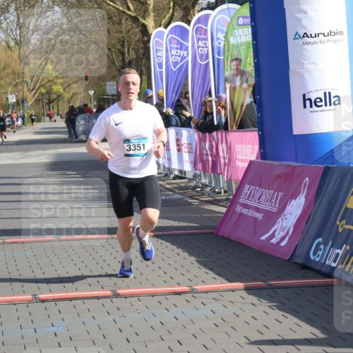 12.04.2026 - 45. Internationalen Wilhelmsburger Insellauf Strokosch-Dieckow http://msf.ph/oto/9452657 12.04.2026 10:24:22 Ziel 3476, 2702, 3351 meine-sportfotos.de