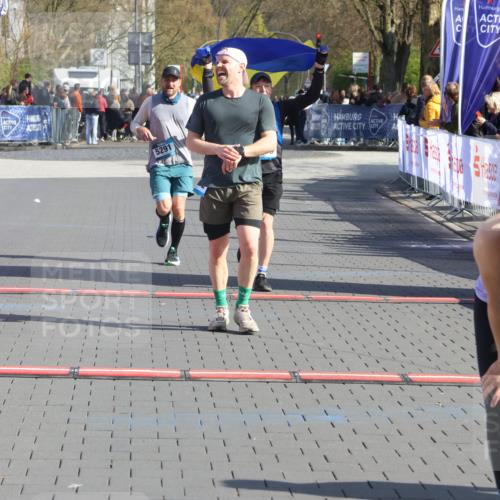 12.04.2026 - 45. Internationalen Wilhelmsburger Insellauf Strokosch-Dieckow http://msf.ph/oto/9452659 12.04.2026 10:36:42 Ziel 4172, 4030, 5291 meine-sportfotos.de