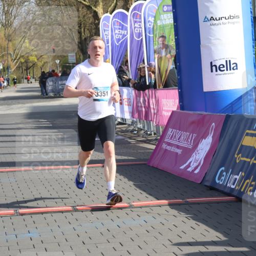 12.04.2026 - 45. Internationalen Wilhelmsburger Insellauf Strokosch-Dieckow http://msf.ph/oto/9452663 12.04.2026 10:24:22 Ziel 3476, 2702, 3351 meine-sportfotos.de