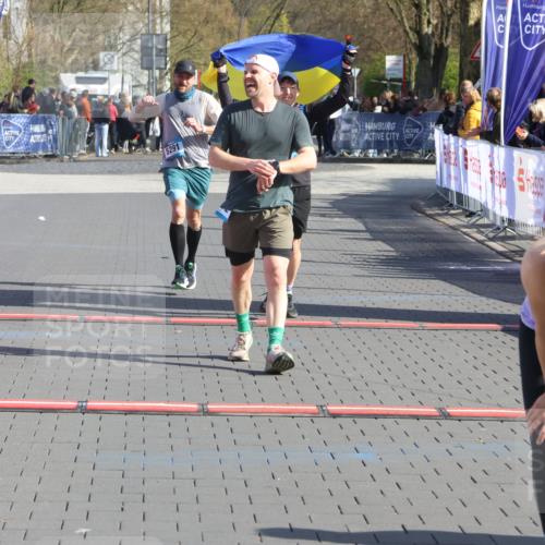 12.04.2026 - 45. Internationalen Wilhelmsburger Insellauf Strokosch-Dieckow http://msf.ph/oto/9452664 12.04.2026 10:36:42 Ziel 4172, 4030, 5291 meine-sportfotos.de