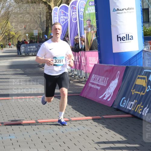 12.04.2026 - 45. Internationalen Wilhelmsburger Insellauf Strokosch-Dieckow http://msf.ph/oto/9452669 12.04.2026 10:24:22 Ziel 3476, 2702, 3351 meine-sportfotos.de
