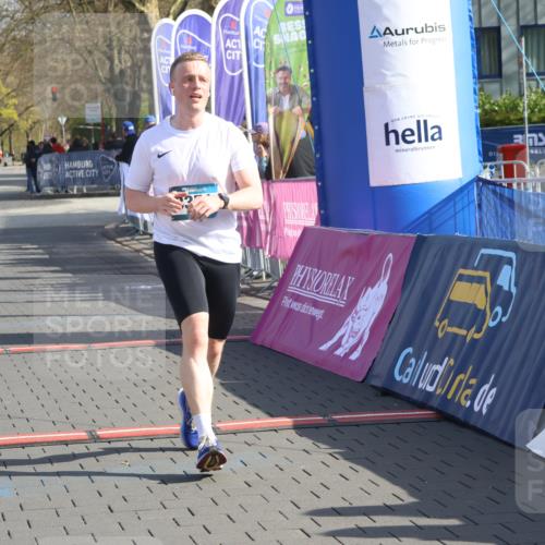 12.04.2026 - 45. Internationalen Wilhelmsburger Insellauf Strokosch-Dieckow http://msf.ph/oto/9452677 12.04.2026 10:24:23 Ziel 3351 meine-sportfotos.de