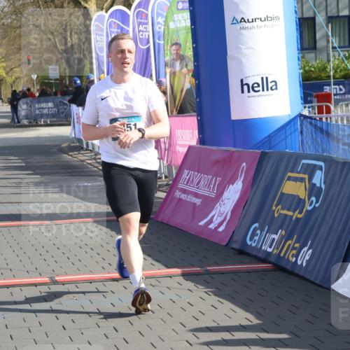 12.04.2026 - 45. Internationalen Wilhelmsburger Insellauf Strokosch-Dieckow http://msf.ph/oto/9452679 12.04.2026 10:24:23 Ziel 3351 meine-sportfotos.de