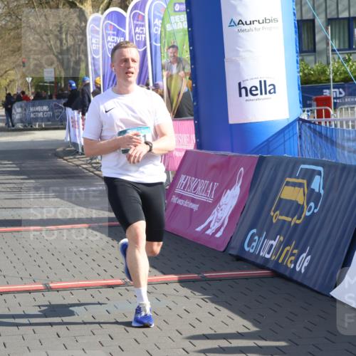 12.04.2026 - 45. Internationalen Wilhelmsburger Insellauf Strokosch-Dieckow http://msf.ph/oto/9452683 12.04.2026 10:24:23 Ziel 3351 meine-sportfotos.de