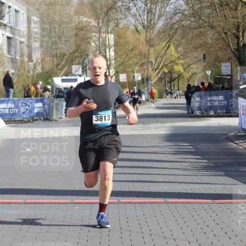 12.04.2026 - 45. Internationalen Wilhelmsburger Insellauf Strokosch-Dieckow http://msf.ph/oto/9452691 12.04.2026 10:24:35 Ziel 3813 meine-sportfotos.de