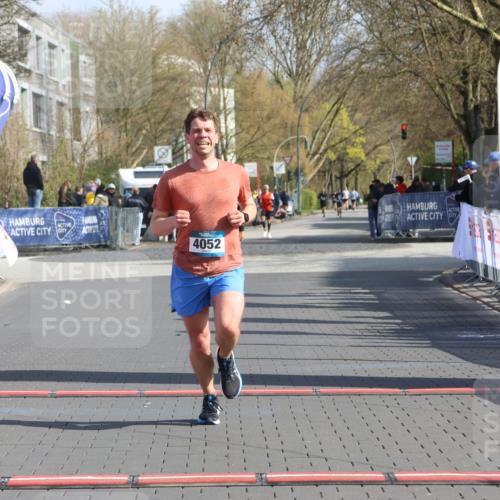 12.04.2026 - 45. Internationalen Wilhelmsburger Insellauf Strokosch-Dieckow http://msf.ph/oto/9452710 12.04.2026 10:24:44 Ziel 4052 meine-sportfotos.de
