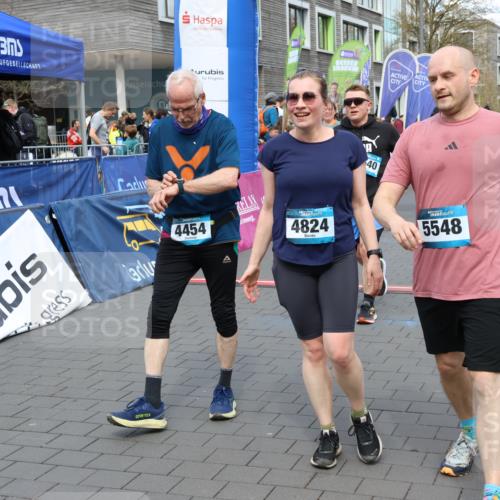 12.04.2026 - 45. Internationalen Wilhelmsburger Insellauf Strokosch-Dieckow http://msf.ph/oto/9452722 12.04.2026 13:08:51 Ziel 4046, 4824, 5548, 5547, 4640, 5231, 5306, 3896 meine-sportfotos.de
