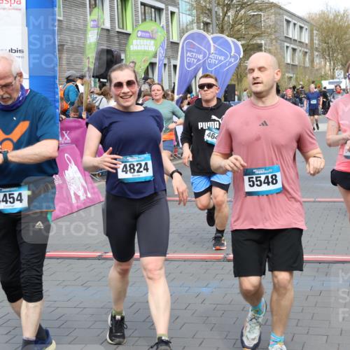 12.04.2026 - 45. Internationalen Wilhelmsburger Insellauf Strokosch-Dieckow http://msf.ph/oto/9452725 12.04.2026 13:08:50 Ziel 4454, 4046, 4824, 5548, 5547, 4640, 5231, 5306, 3896 meine-sportfotos.de