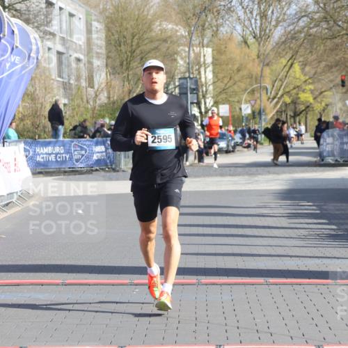 12.04.2026 - 45. Internationalen Wilhelmsburger Insellauf Strokosch-Dieckow http://msf.ph/oto/9452738 12.04.2026 10:24:51 Ziel 2595 meine-sportfotos.de