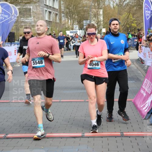 12.04.2026 - 45. Internationalen Wilhelmsburger Insellauf Strokosch-Dieckow http://msf.ph/oto/9452754 12.04.2026 13:08:49 Ziel 4454, 4046, 4824, 5548, 5547, 4640, 5231, 5306 meine-sportfotos.de