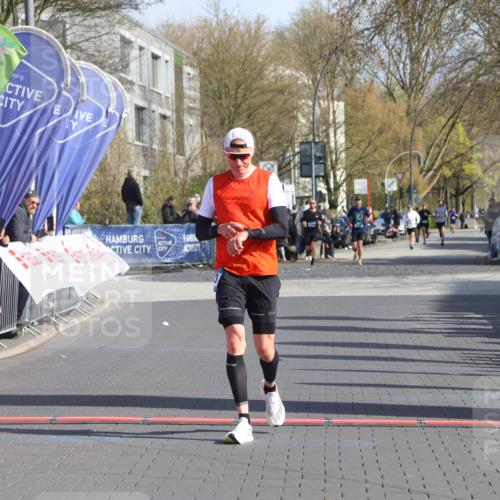 12.04.2026 - 45. Internationalen Wilhelmsburger Insellauf Strokosch-Dieckow http://msf.ph/oto/9452755 12.04.2026 10:25:02 Ziel 4143 meine-sportfotos.de