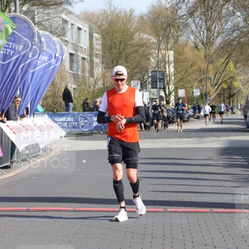 12.04.2026 - 45. Internationalen Wilhelmsburger Insellauf Strokosch-Dieckow http://msf.ph/oto/9452758 12.04.2026 10:25:02 Ziel 4143 meine-sportfotos.de