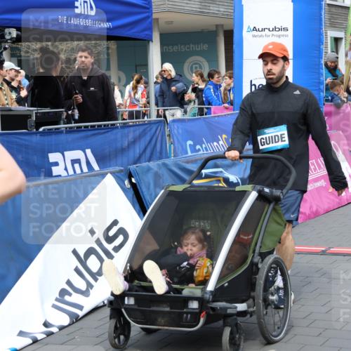 12.04.2026 - 45. Internationalen Wilhelmsburger Insellauf Strokosch-Dieckow http://msf.ph/oto/9452762 12.04.2026 13:08:43 Ziel 5215, 4940, 4454, 4046 meine-sportfotos.de