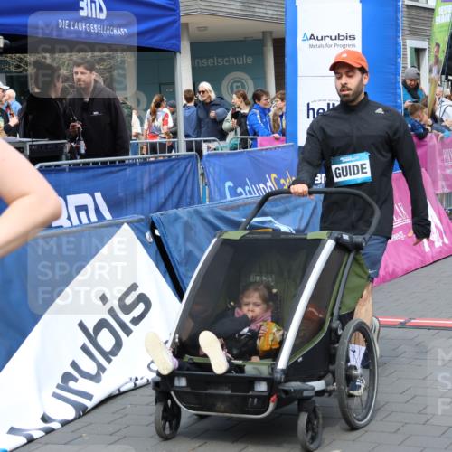 12.04.2026 - 45. Internationalen Wilhelmsburger Insellauf Strokosch-Dieckow http://msf.ph/oto/9452769 12.04.2026 13:08:43 Ziel 5215, 4940, 4454, 4046 meine-sportfotos.de