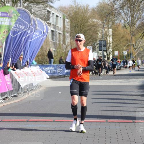 12.04.2026 - 45. Internationalen Wilhelmsburger Insellauf Strokosch-Dieckow http://msf.ph/oto/9452779 12.04.2026 10:25:03 Ziel 4143 meine-sportfotos.de